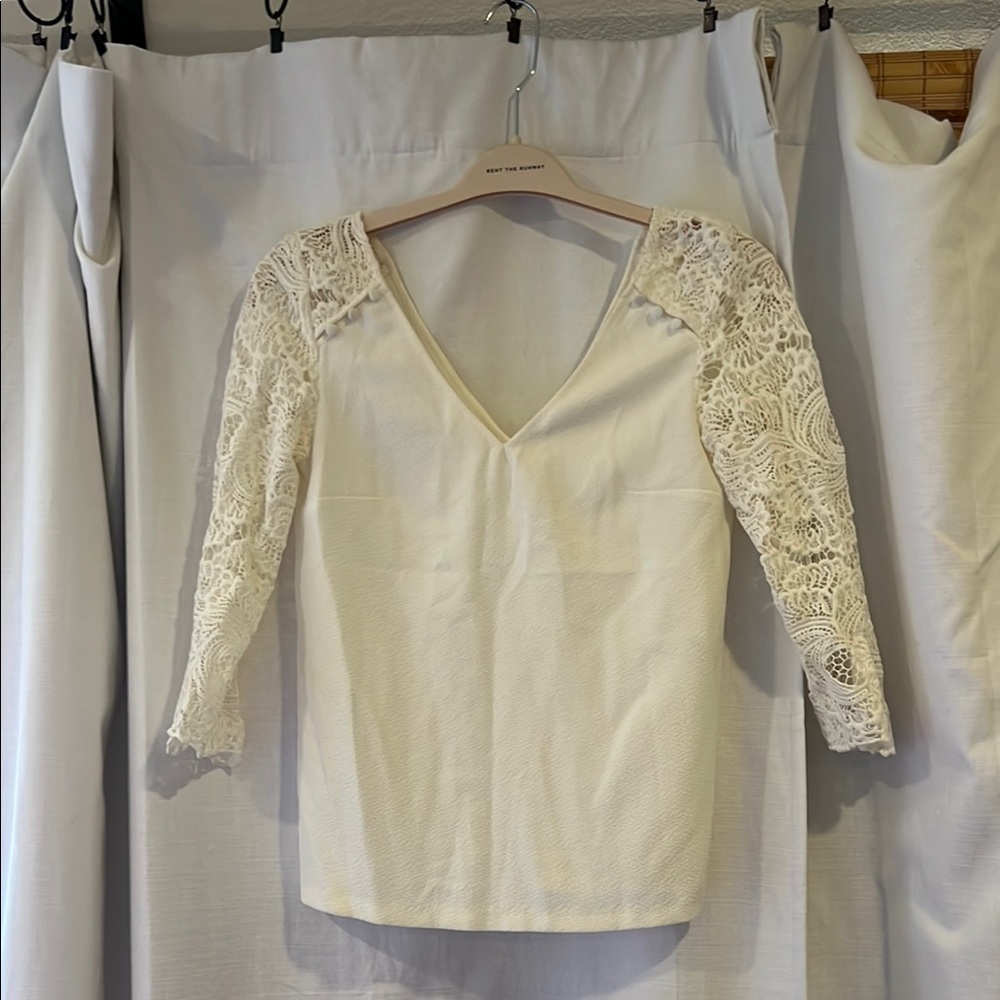 Sézane Elegant White Lace Sleeve Top